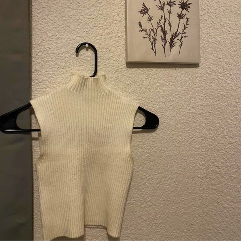 Zara Off-White Ribbed Sweater